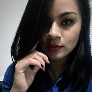 Meet your Posher, Roxana